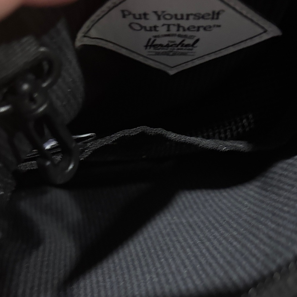 Herschel Supply Company Black Crossbody Pouch - Picture 7 of 7